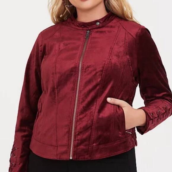 Torrid moto jacket lattice detail on sleeve and sides velvet burgundy size 2 - Picture 11 of 11
